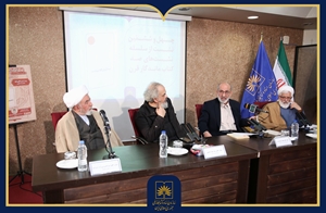 گزارش تصویری | بررسی «بیدارگران اقالیم قبله» در چهل و ششمین نشست «صد کتاب ماندگار قرن»